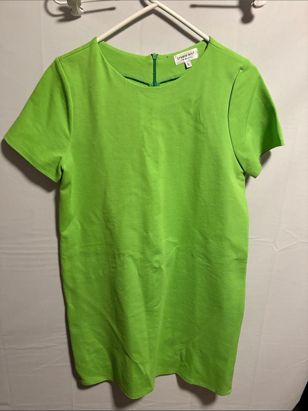 Studio Lime Short Sleeve Shift Dress in Bright Green